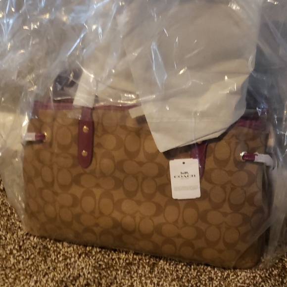 Authentic Coach Purse - Picture 3 of 7